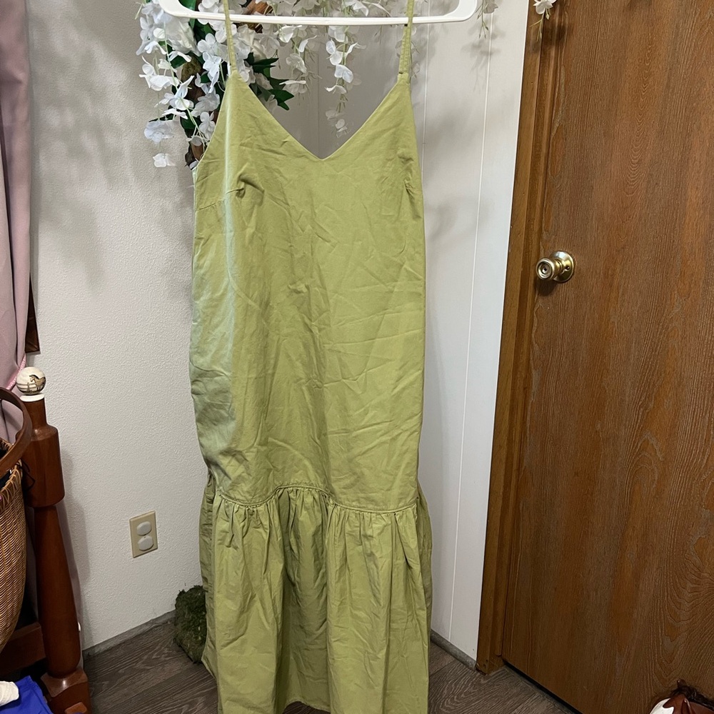 One Wednesday Boutique The Everywhere Green Halter Tiered Midi Sundress - Picture 5 of 11